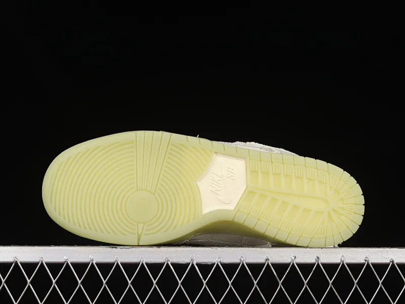 All Categories Nk SB Dunk Series Nk SB Dunk Low Low-top Sneakers M Version Pure Original Nk SB Dunk Low "Mummy" Luminous SB Smashing Backboard Fashion Casual Sneakers DM0774-111